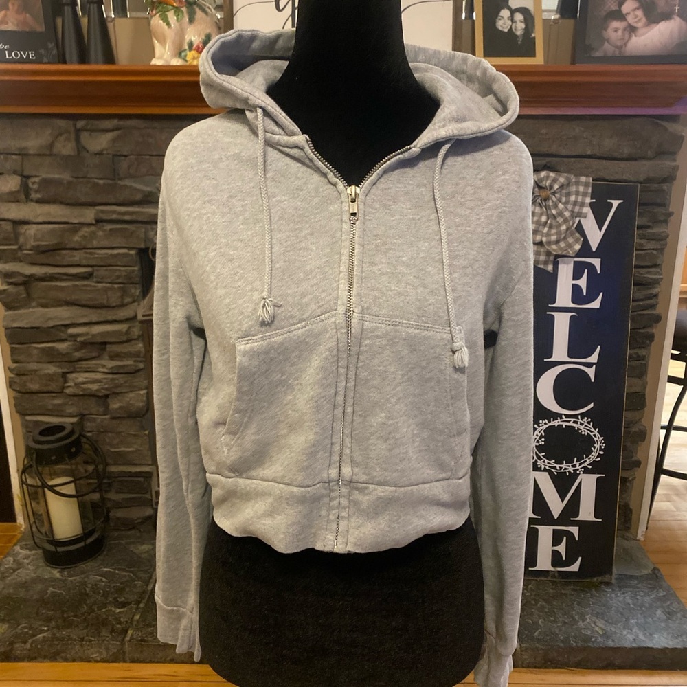 Brandy Melville Light Gray Cropped Zip-Up Hoodie